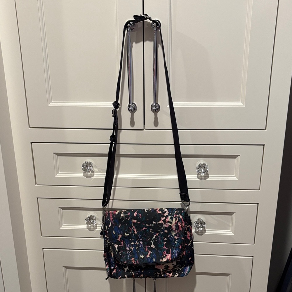Lululemon Festival Stylish Black and Pink Women's Bag Purse Crossbody